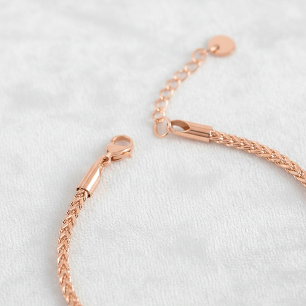 תמונת מוצר על רקע לבן מינימליסטי